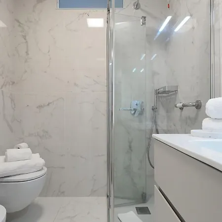 Apartamento Bright Three Bedroom With Balconies Porta Romana Milán