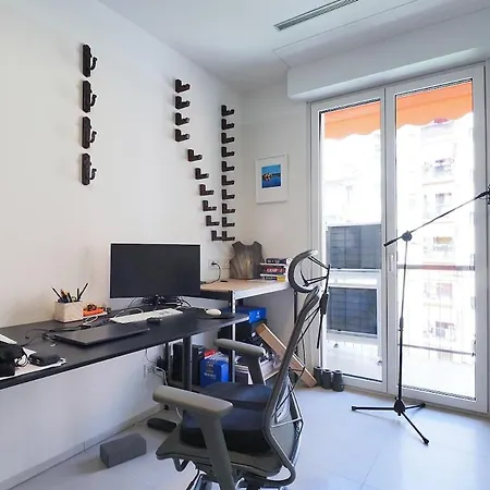 Bright Three Bedroom With Balconies Porta Romana Appartamento *