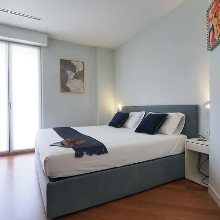 Bright Three Bedroom With Balconies Porta Romana Milán