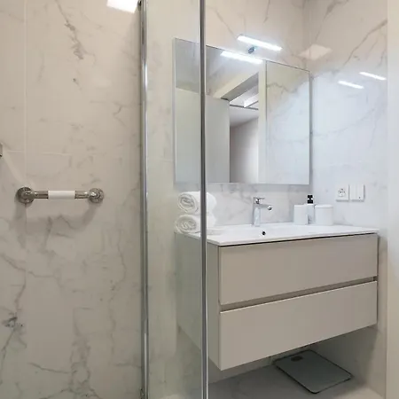Bright Three Bedroom With Balconies Porta Romana Milano